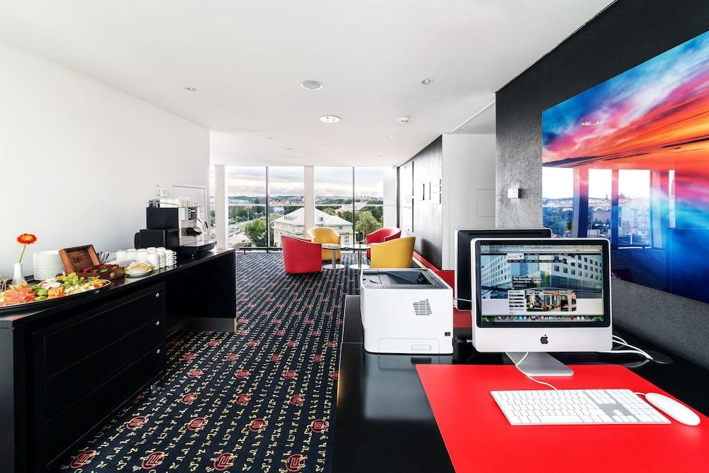 Vienna House Easy By Wyndham Pilsen Hotel Exterior photo