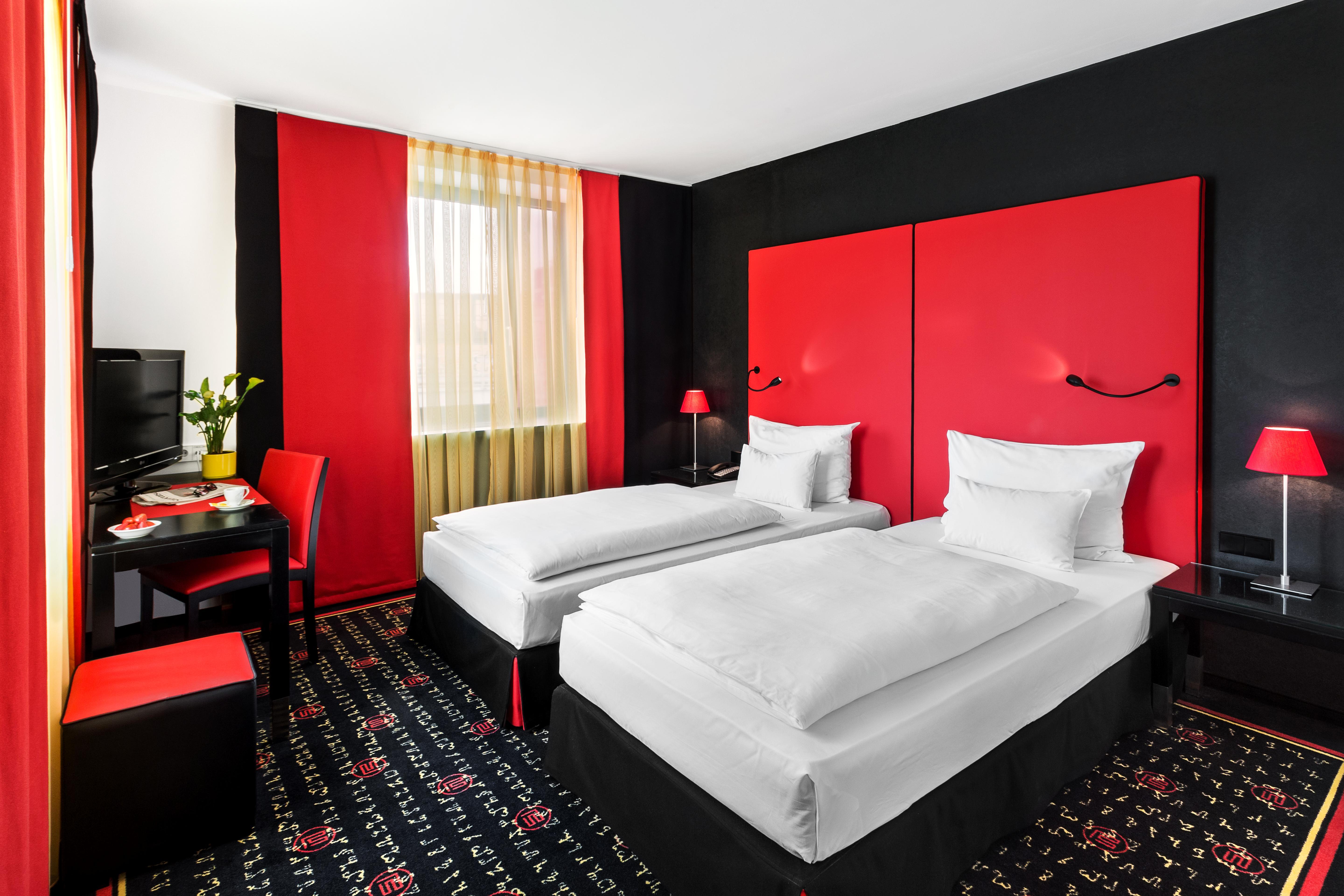 Vienna House Easy By Wyndham Pilsen Hotel Exterior photo