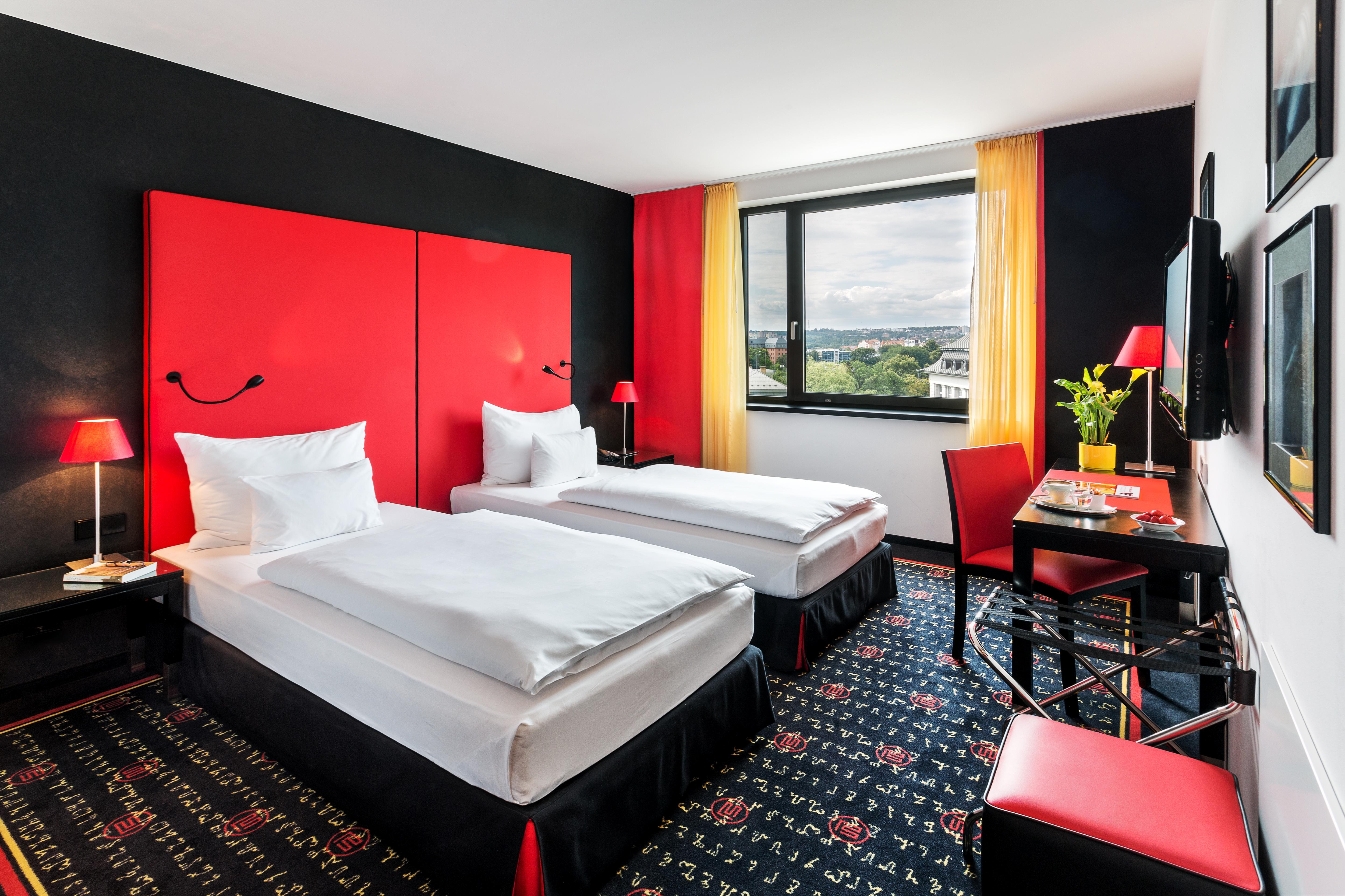 Vienna House Easy By Wyndham Pilsen Hotel Exterior photo