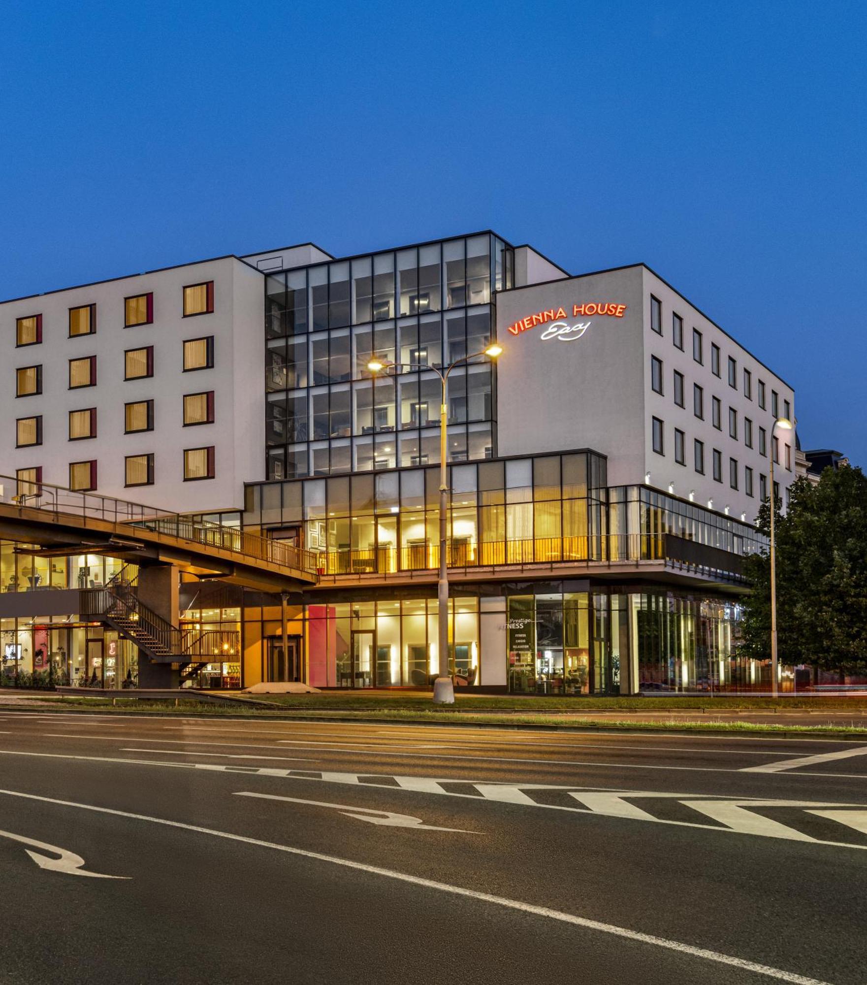 Vienna House Easy By Wyndham Pilsen Hotel Exterior photo