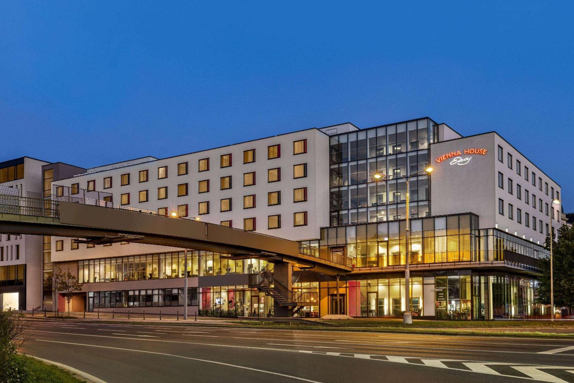 Vienna House Easy By Wyndham Pilsen Hotel Exterior photo