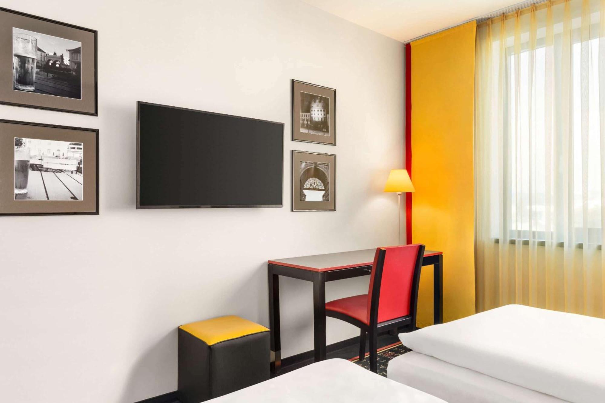 Vienna House Easy By Wyndham Pilsen Hotel Exterior photo