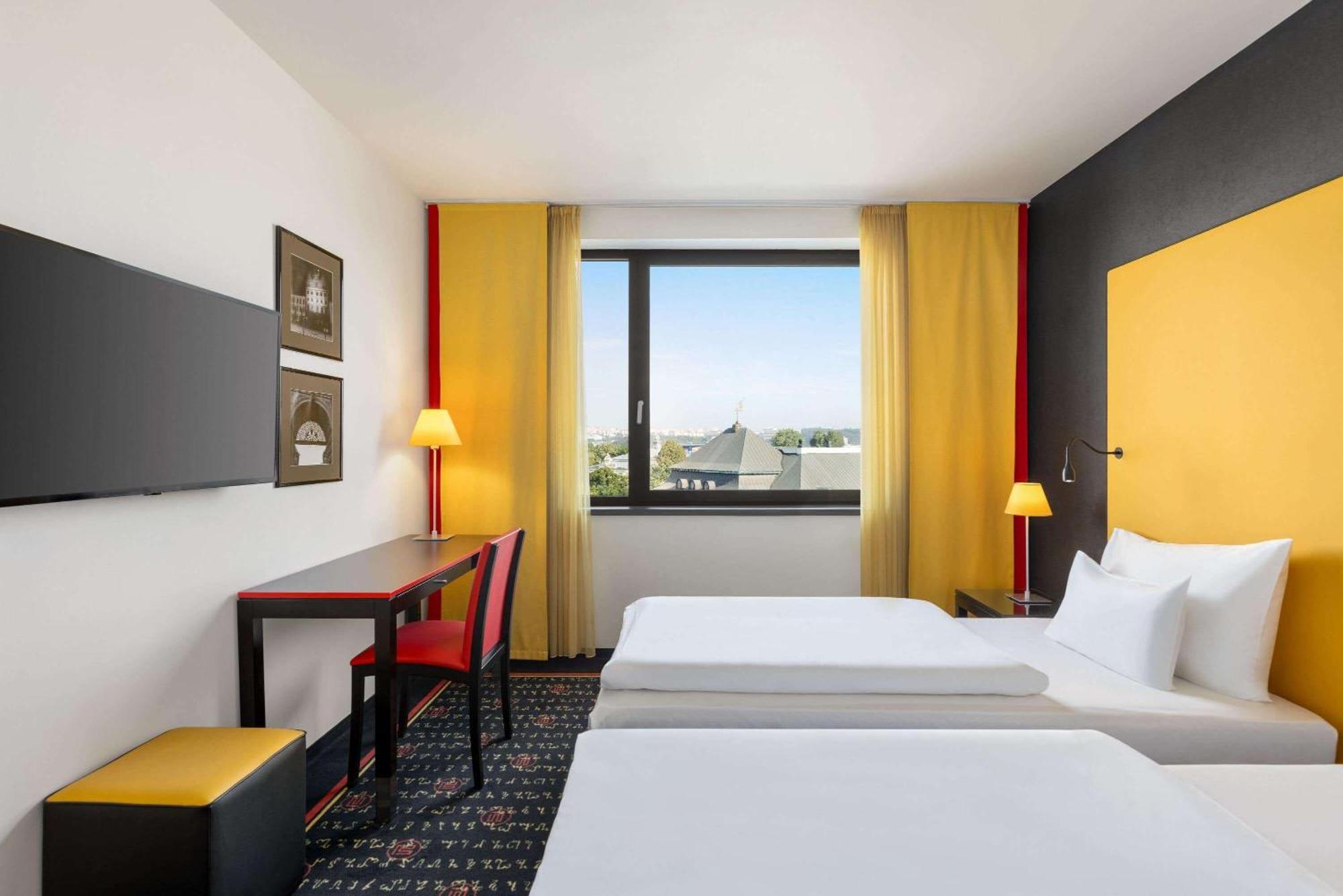 Vienna House Easy By Wyndham Pilsen Hotel Exterior photo
