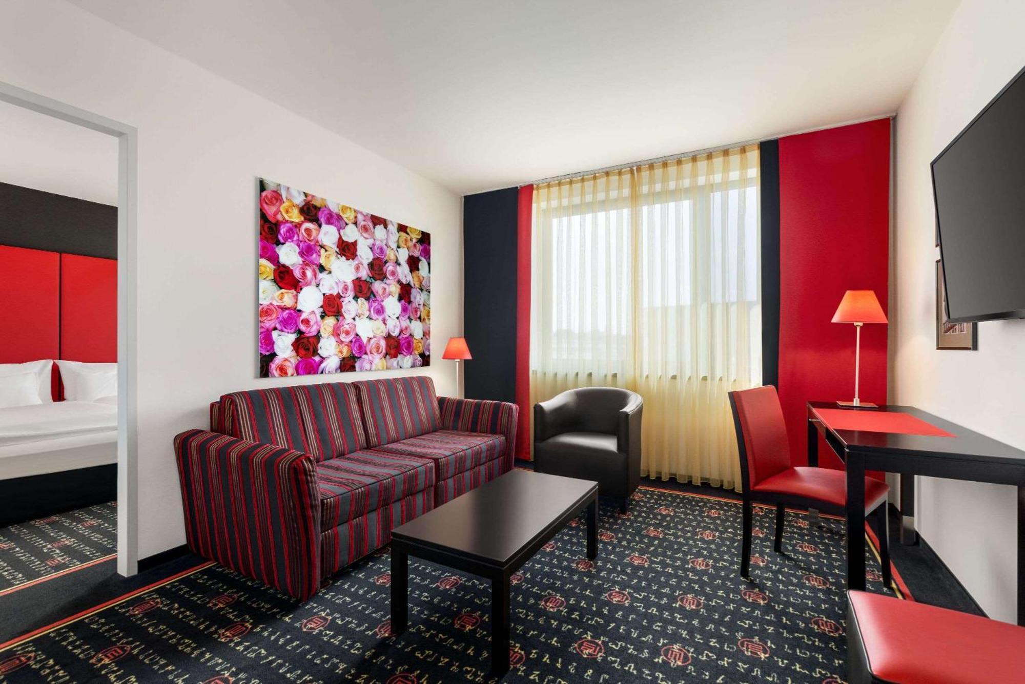 Vienna House Easy By Wyndham Pilsen Hotel Exterior photo