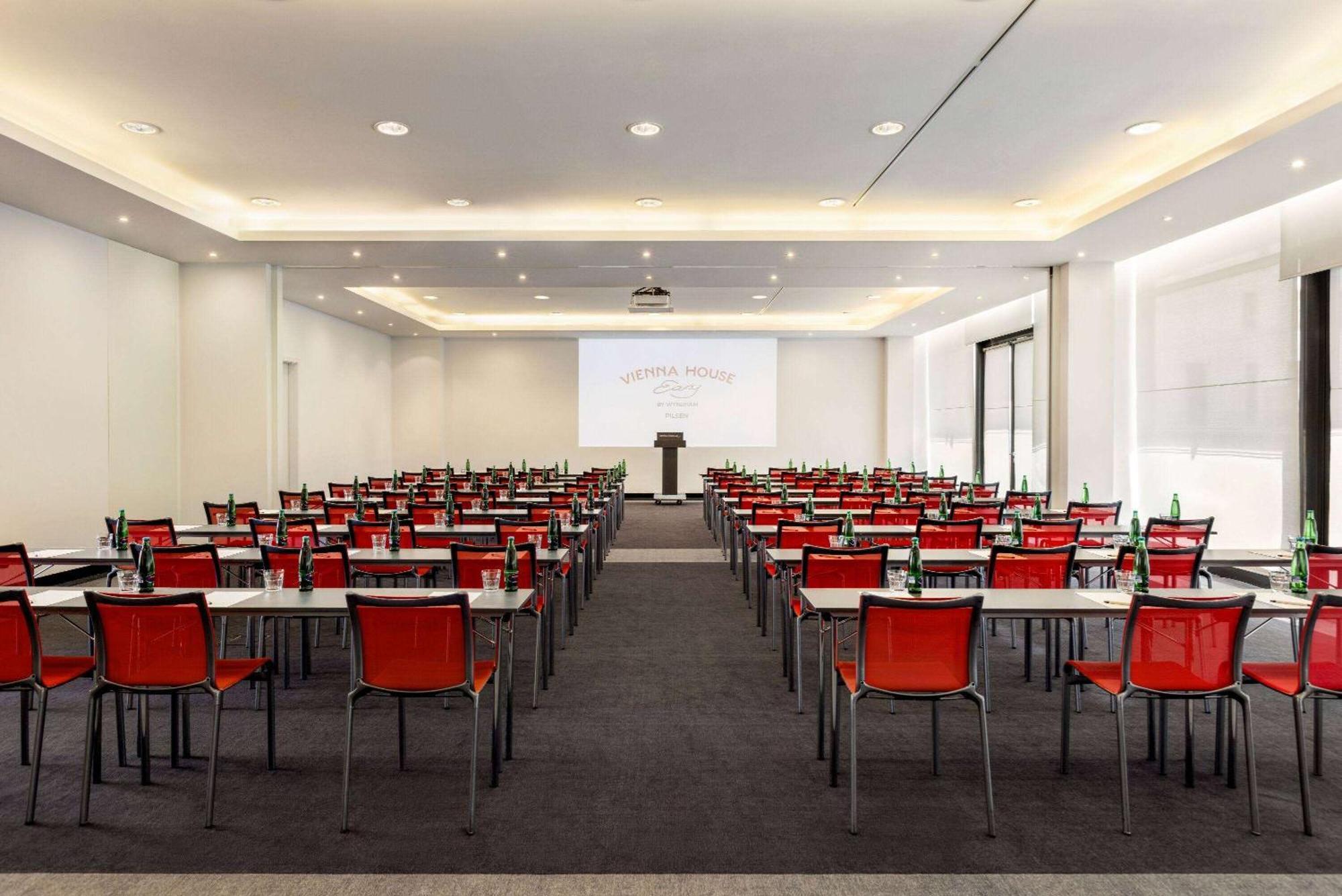 Vienna House Easy By Wyndham Pilsen Hotel Exterior photo